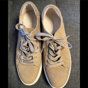 Women’s Kenneth Cole sneakers